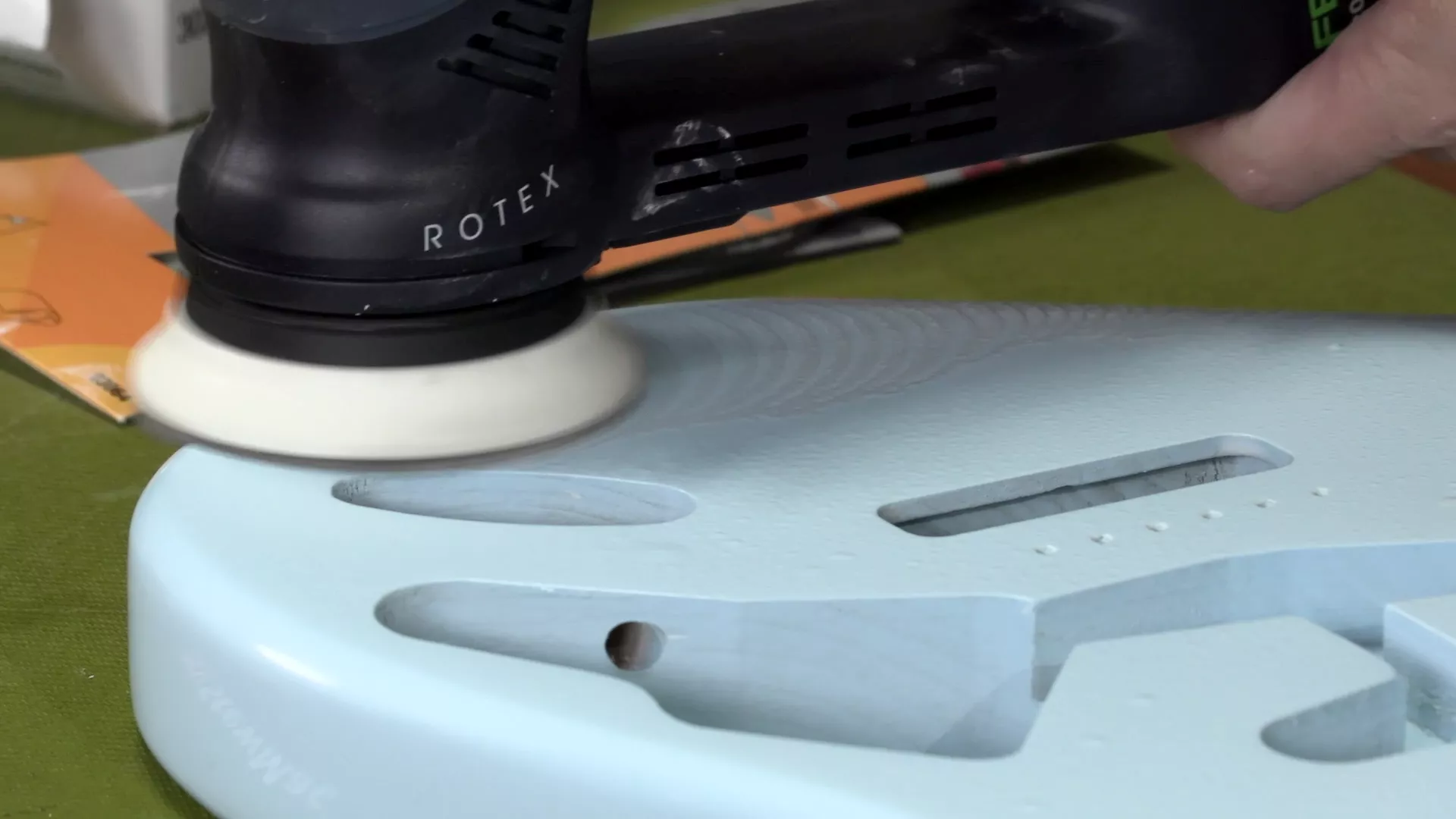 Schlichten mit 1,200 Schleifpapier