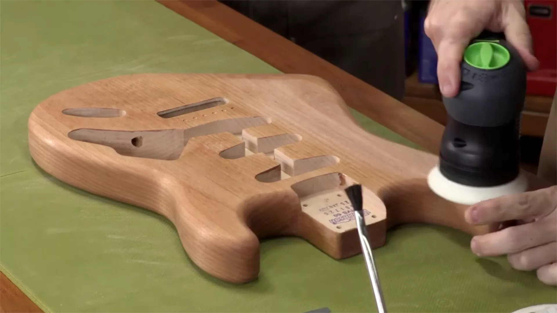 Abschleifen der Porenfüllung