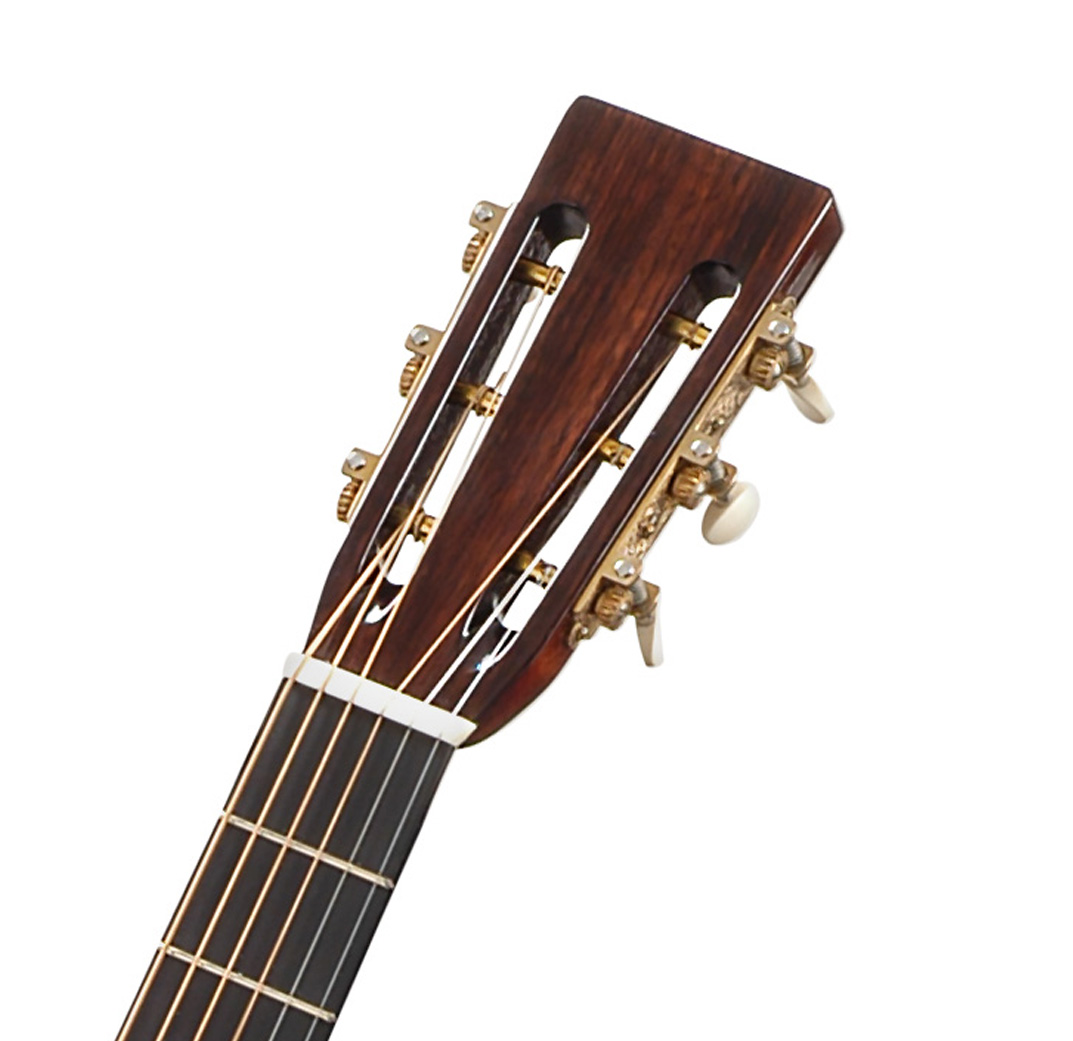 Gitarre mit geschlitzter Kopfplatte