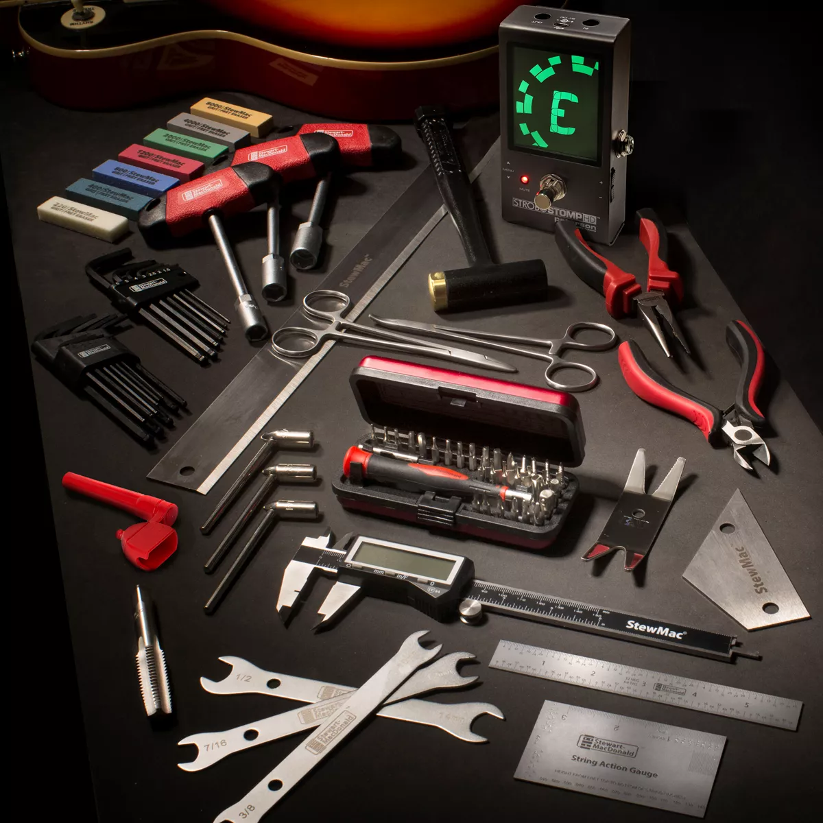 Guitar Tech Tool Set + KOSTENLOSES Peterson StroboStomp HD Guitar Tech Tool Set + KOSTENLOSES Peterson StroboStomp HD