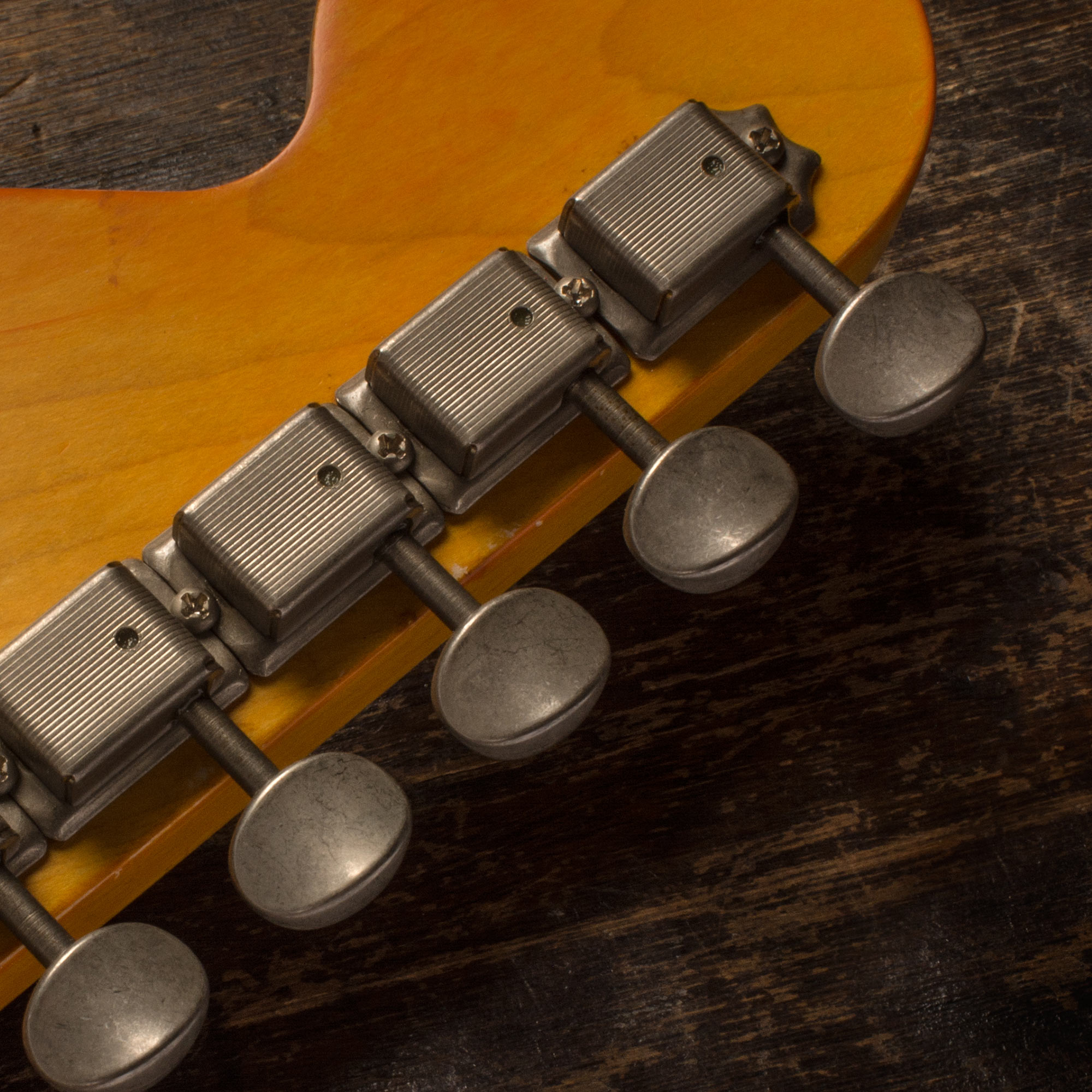 „Gotoh Vintage-style Oval Knob 6-In-Line“-Stimmmechaniken
