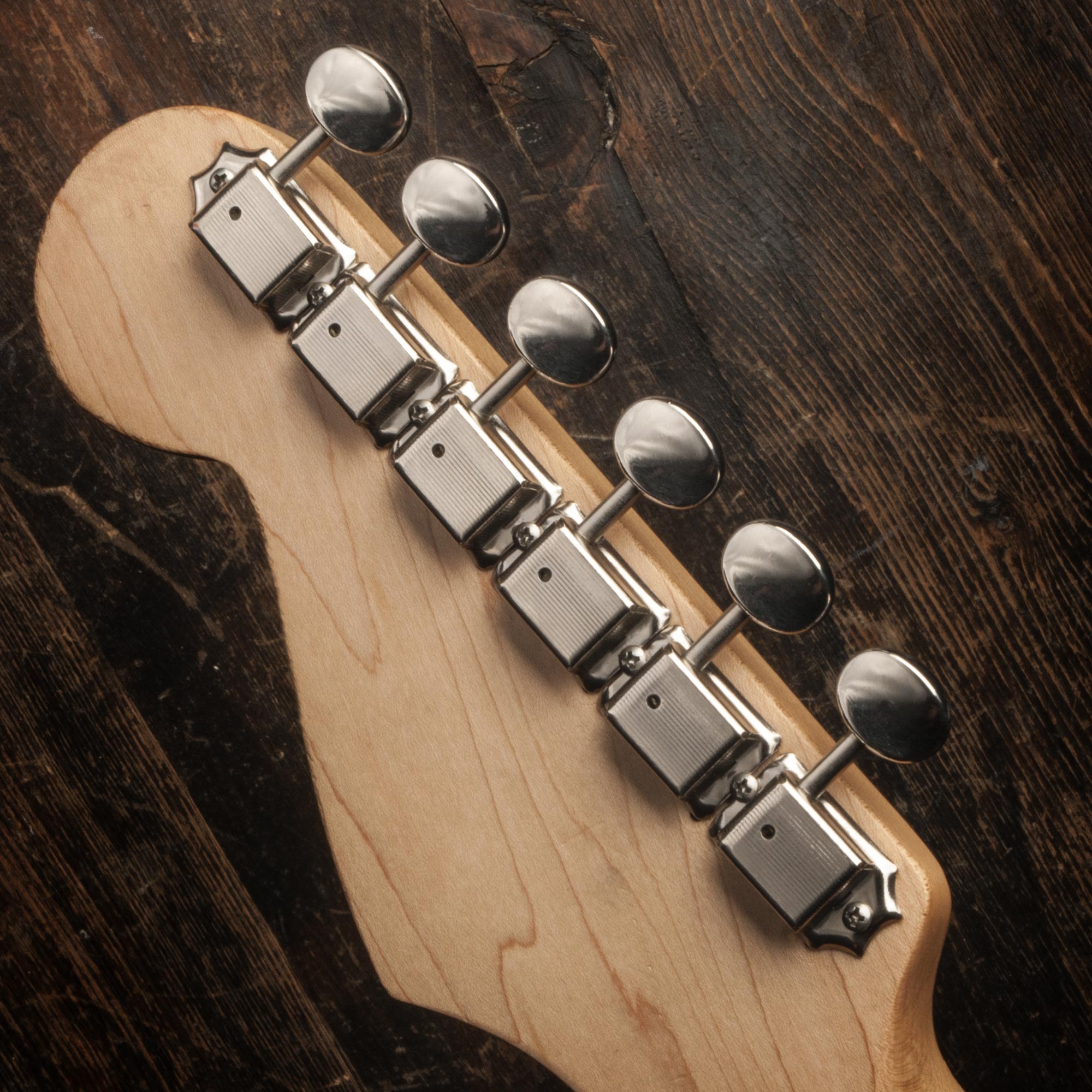 „Gotoh Staggered-Height 6-In-Line“-Stimmmechaniken