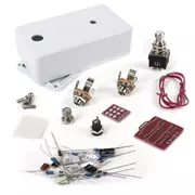 StewMac Intervall Fuzz DIY Effektpedal-Bausatz, mit weißem Gehäuse