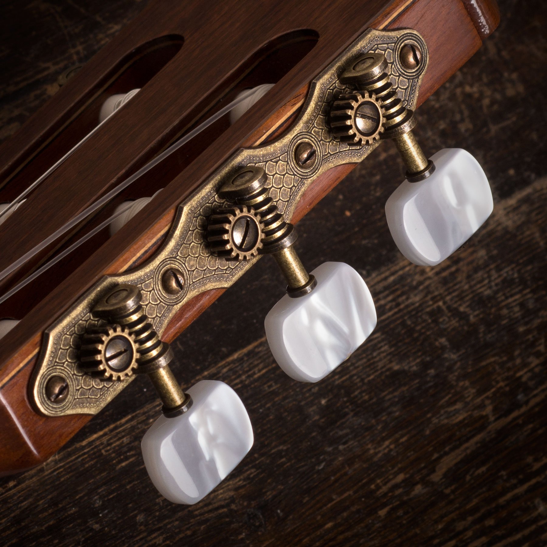 Klassische Gitarren-Tuner aus Golden Age