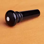 Waverly schwarze Gurtpin, mit weißem Punkt