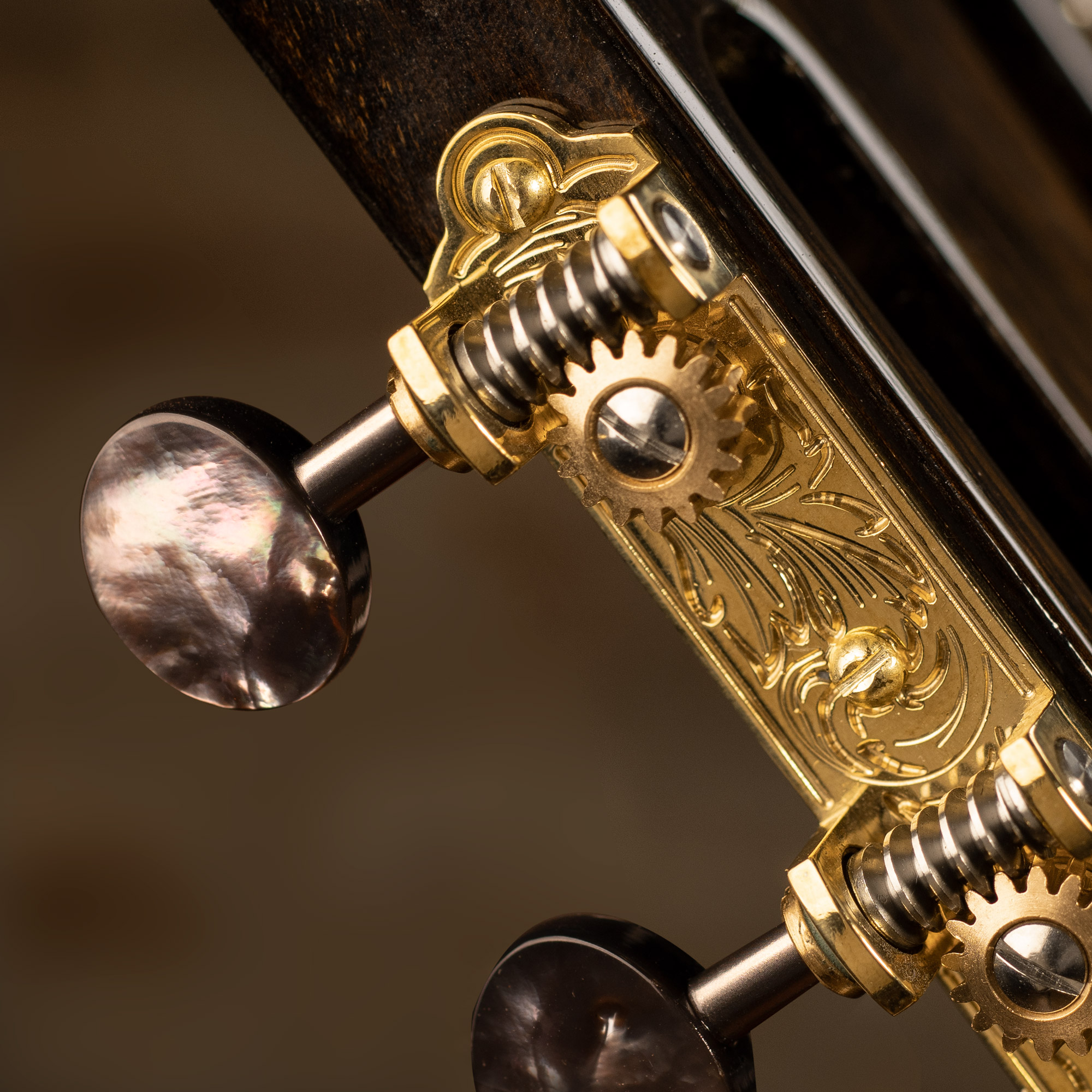 Waverly 3-On-PlateGitarren-Tuner mit schwarzen Perlenknöpfen für geschlitzte Zapfenköpfe