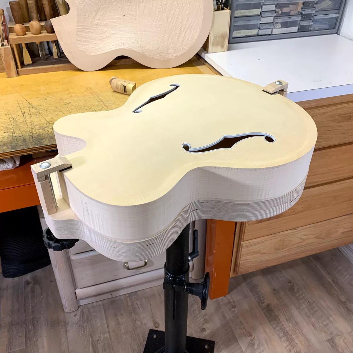 Benedetto Archtop Holding Cradle Benedetto Archtop Holding Cradle