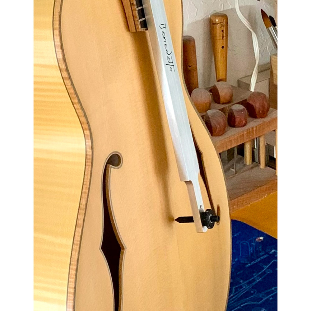 Benedetto-Vorrichtung zum Ausrichten des Halses Benedetto-Vorrichtung zum Ausrichten des Halses