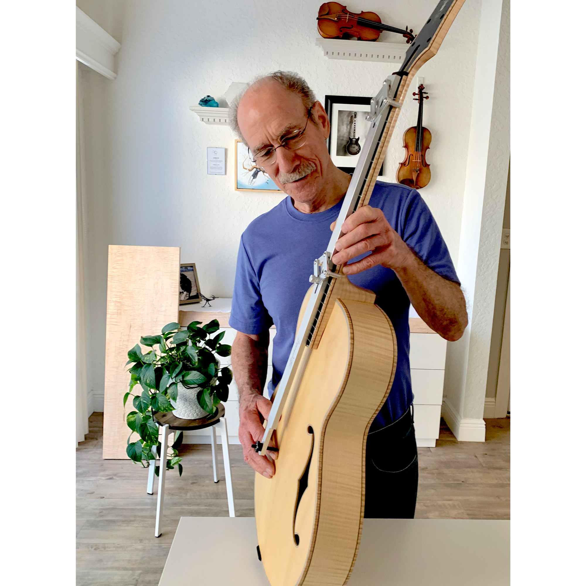 Benedetto-Vorrichtung zum Ausrichten des Halses Benedetto-Vorrichtung zum Ausrichten des Halses