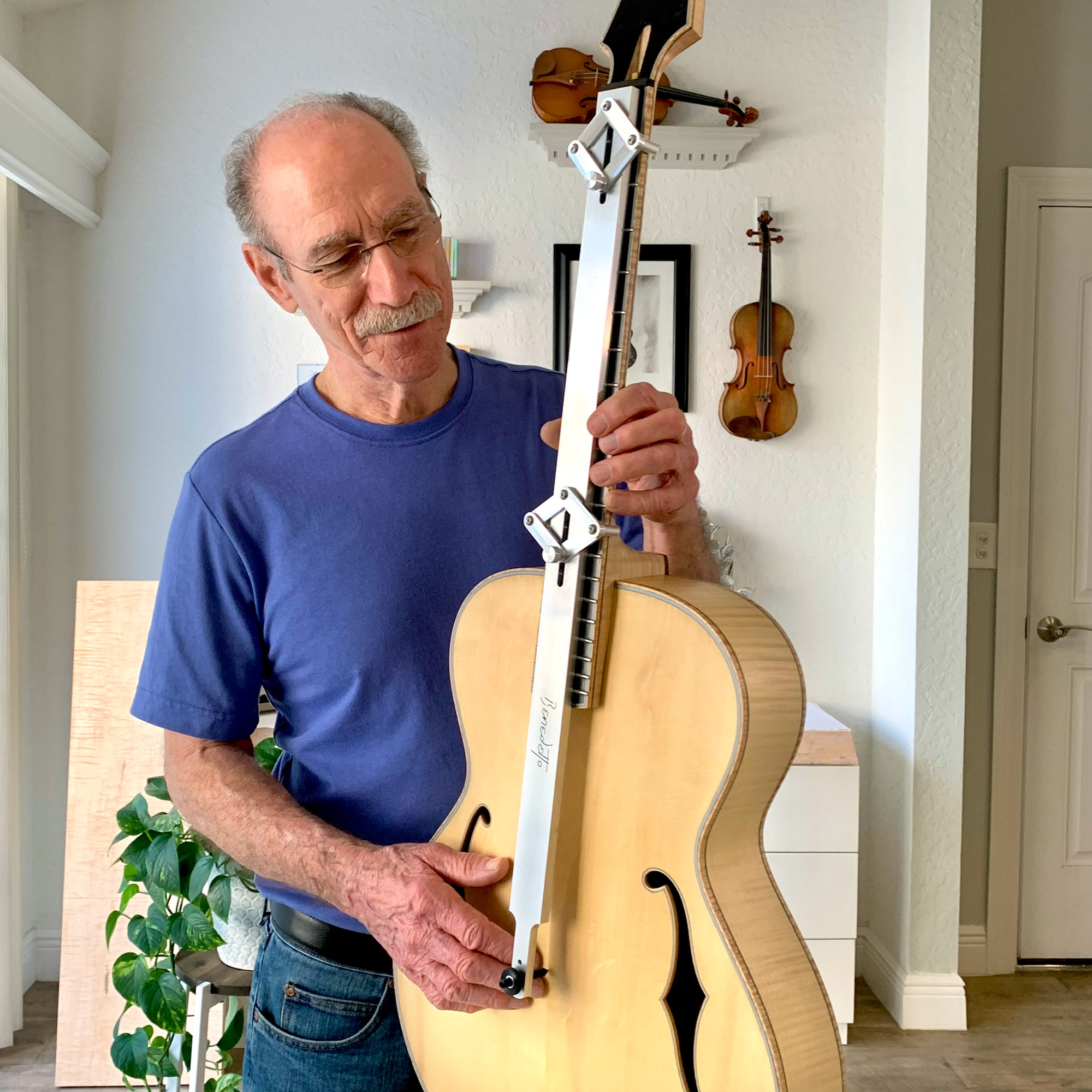 Benedetto-Vorrichtung zum Ausrichten des Halses Benedetto-Vorrichtung zum Ausrichten des Halses