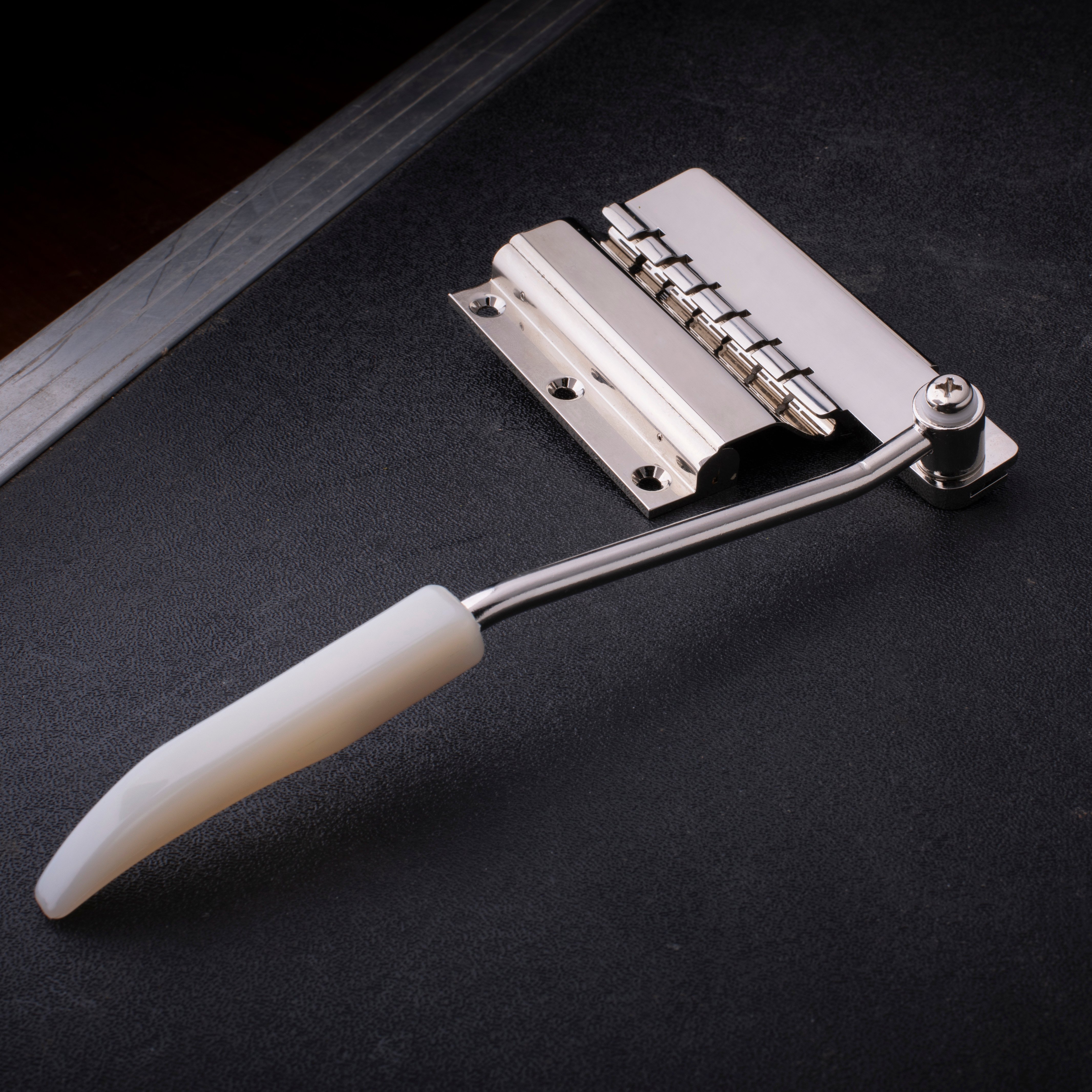 „GuitarSlinger Cryocated“-Short-Vibrola „GuitarSlinger Cryocated“-Short-Vibrola