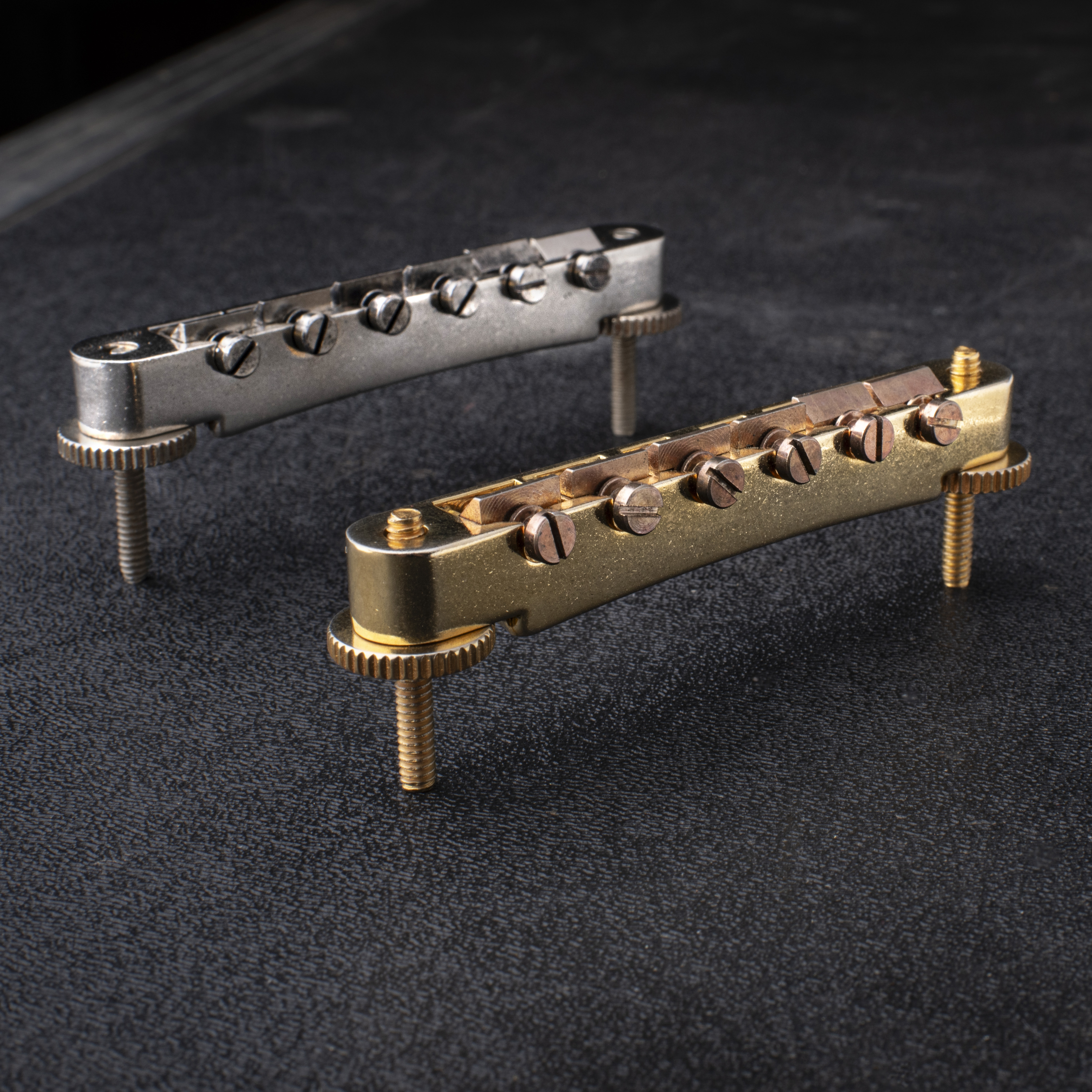 „GuitarSlinger Cryocated Aged Non-Wire ABR-1“-Tune-o-matic-Steg „GuitarSlinger Cryocated Aged Non-Wire ABR-1“-Tune-o-matic-Steg