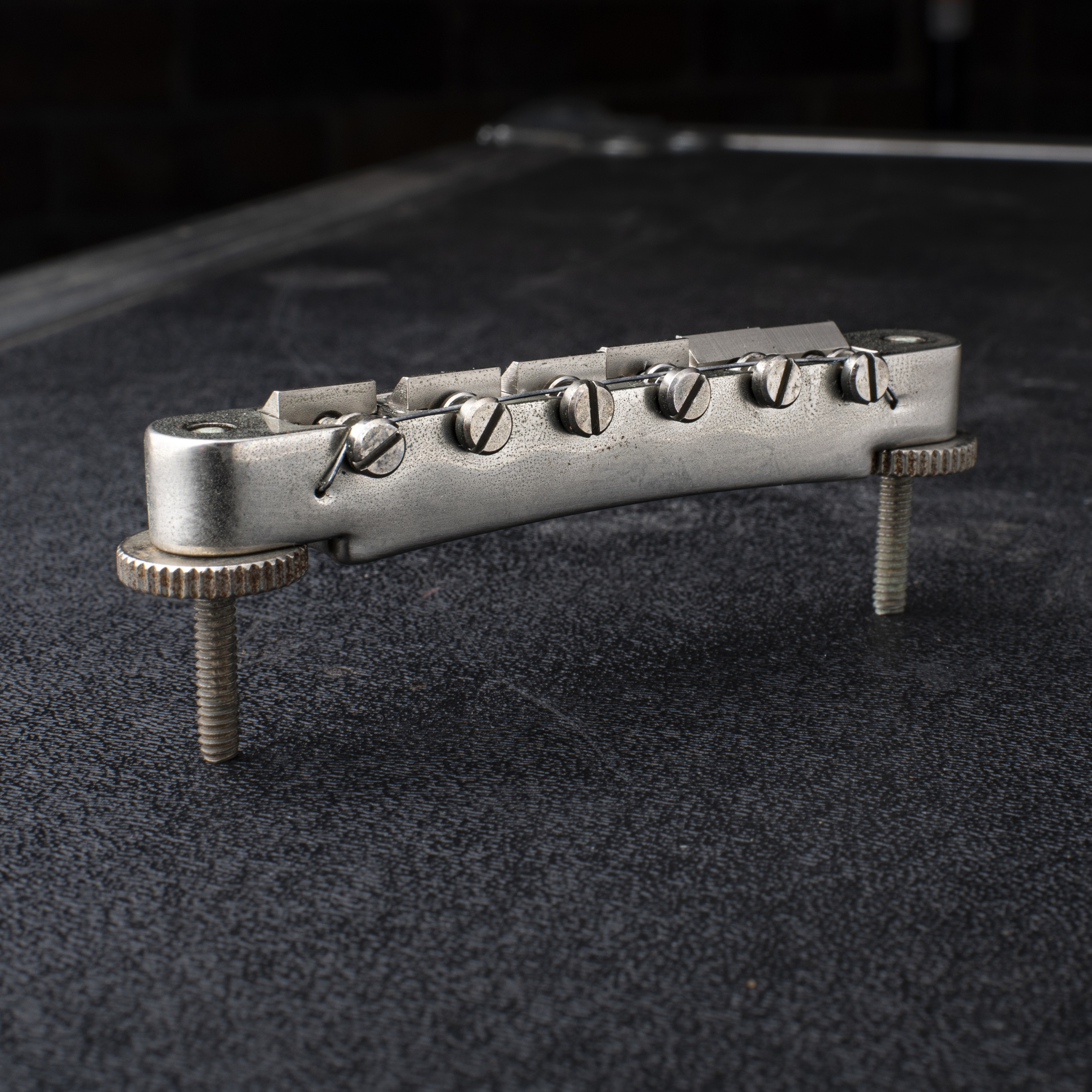 „GuitarSlinger Cryocated Aged ABR-1“-Tune-o-matic-Steg „GuitarSlinger Cryocated Aged ABR-1“-Tune-o-matic-Steg