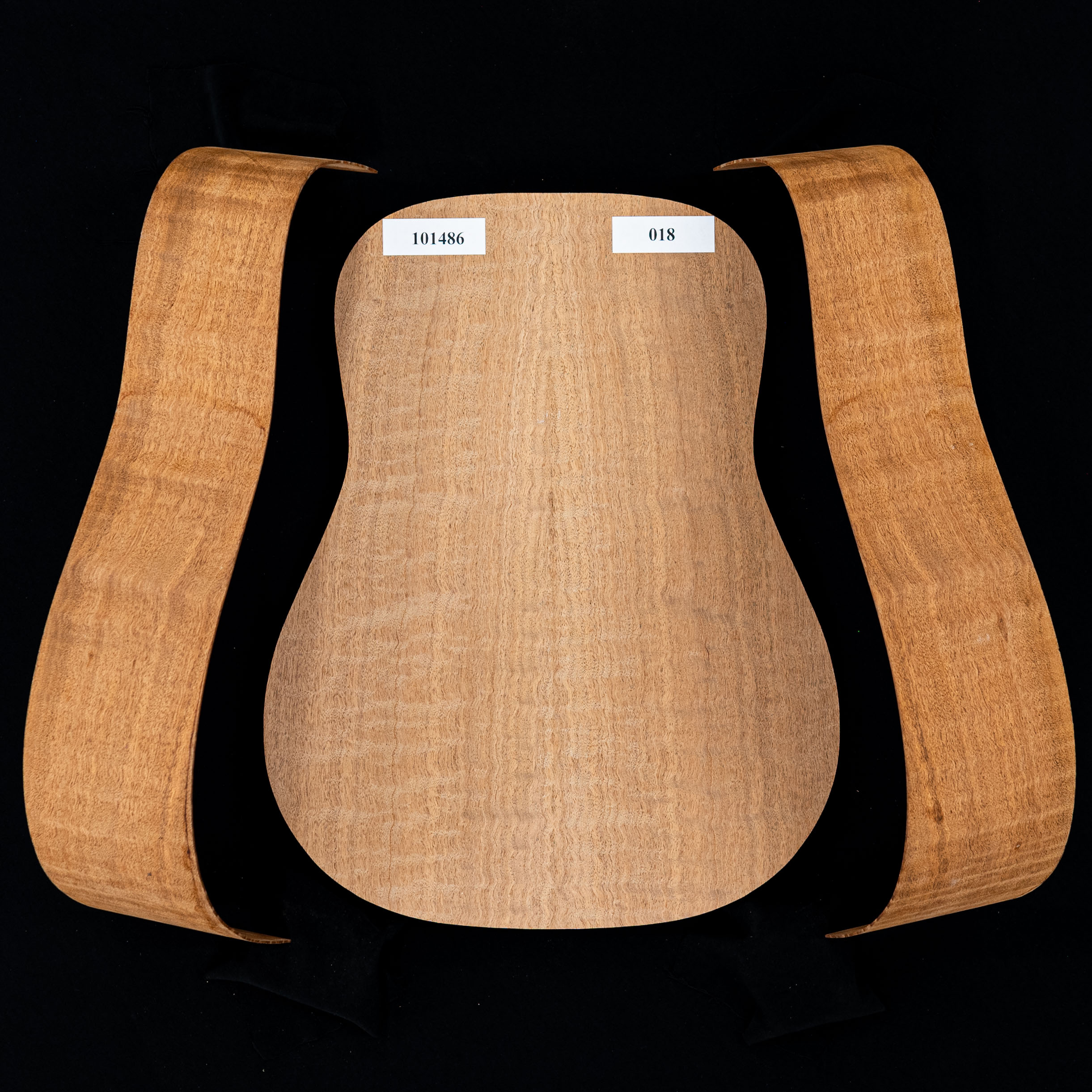 Abbildung Sapele Joined Back + BiegungsZargen-Set für Dreadnought Gitarre – 018 Abbildung Sapele Joined Back + BiegungsZargen-Set für Dreadnought Gitarre – 018