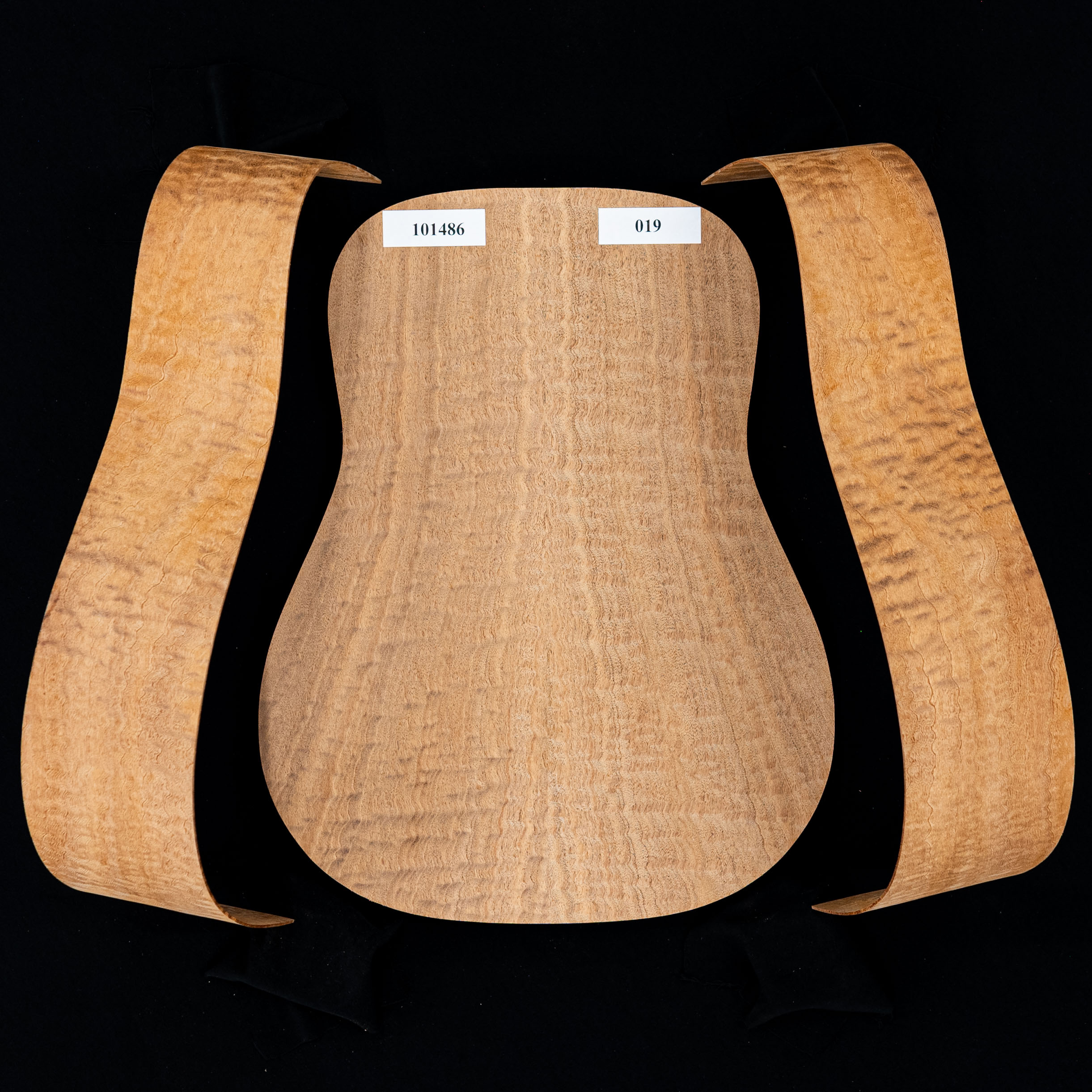 Abbildung Sapele Joined Back + BiegungsZargen-Set für Dreadnought Gitarre – 019 Abbildung Sapele Joined Back + BiegungsZargen-Set für Dreadnought Gitarre – 019