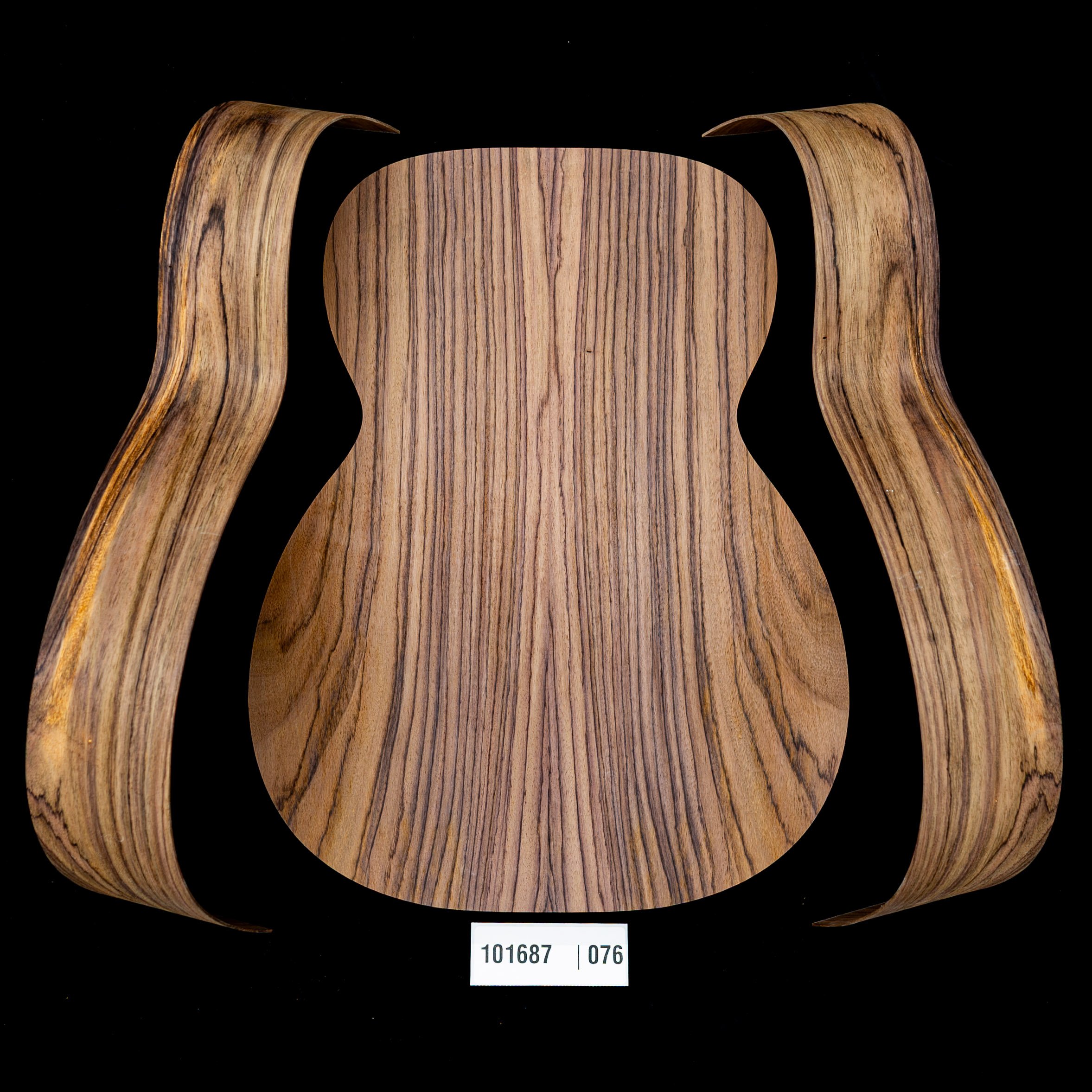Set mit fertigem Boden + gebogenen Zargen aus Ostindischem Palisander, Wild Grain für OM-Gitarre – 076 Set mit fertigem Boden + gebogenen Zargen aus Ostindischem Palisander, Wild Grain für OM-Gitarre – 076