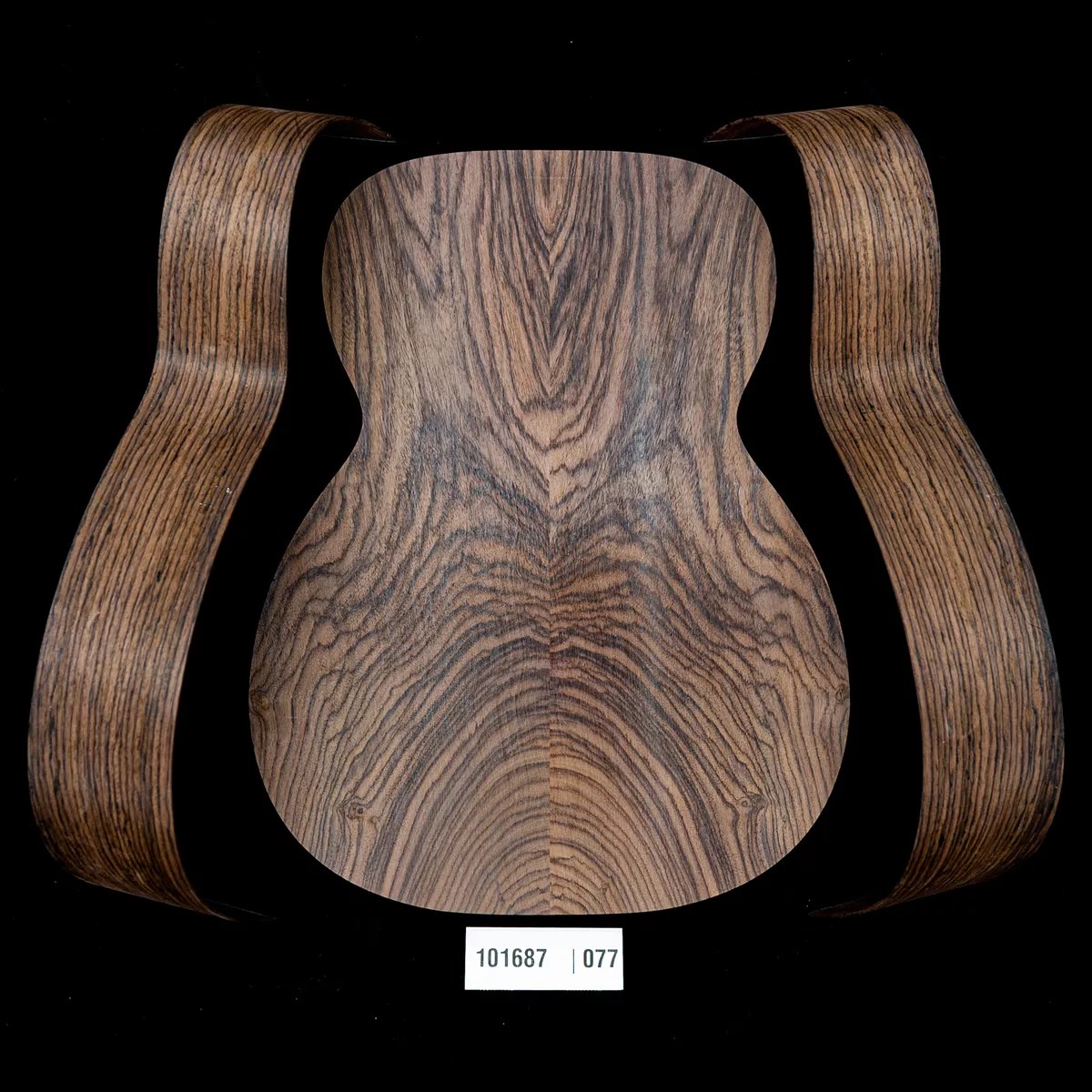 Set mit fertigem Boden + gebogenen Zargen aus Ostindischem Palisander, Wild Grain für OM-Gitarre – 077 Set mit fertigem Boden + gebogenen Zargen aus Ostindischem Palisander, Wild Grain für OM-Gitarre – 077