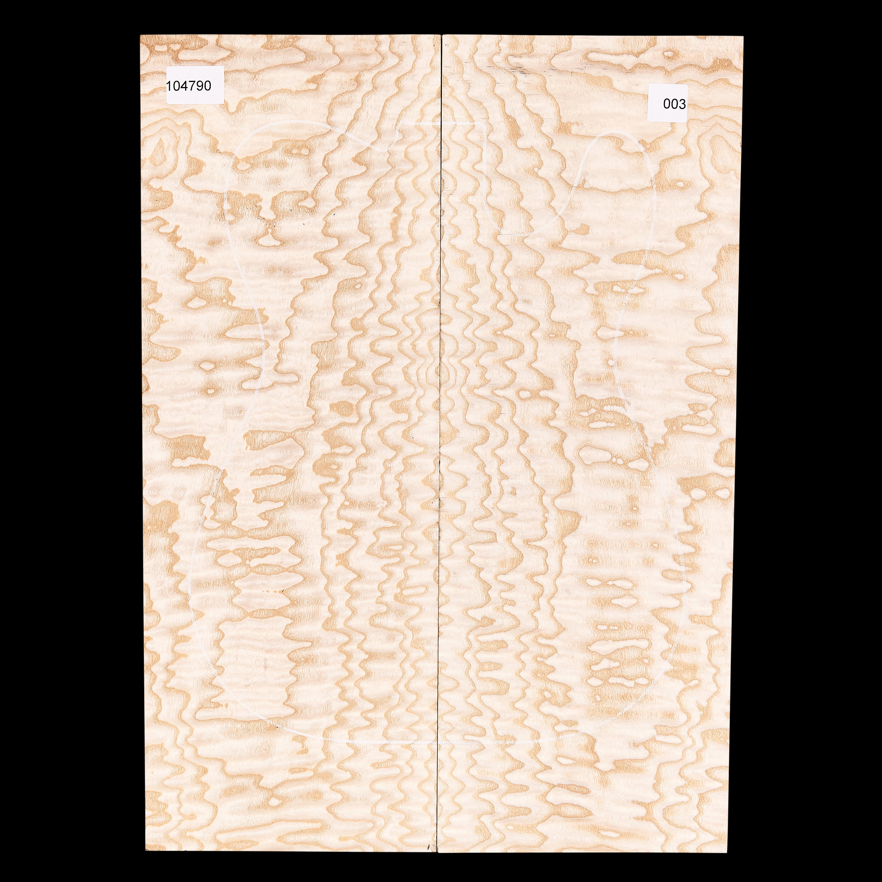 Top mit Tamo-Asche und tiefem Ausschnitt – 003