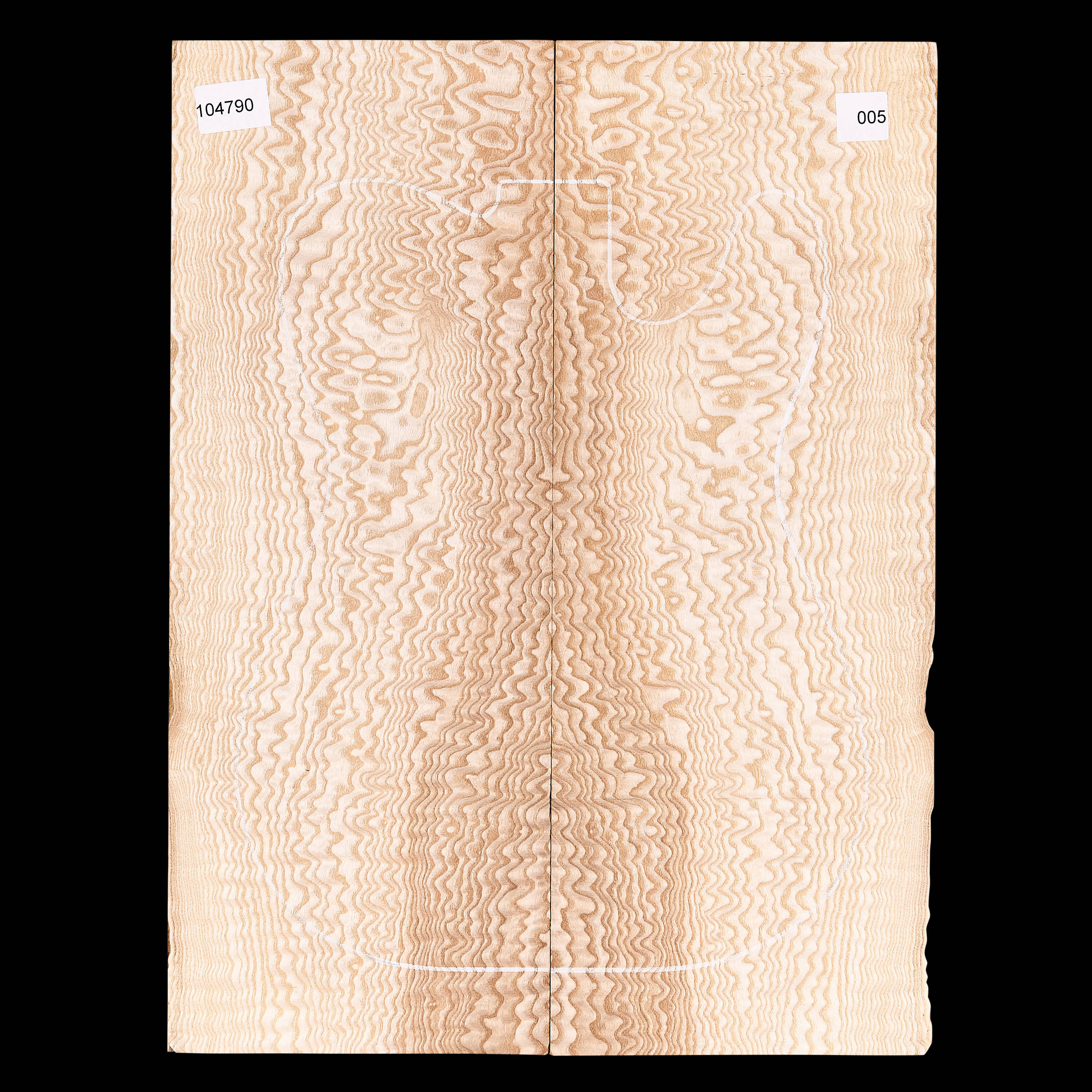 Top mit Tamo-Asche und tiefem Ausschnitt – 005