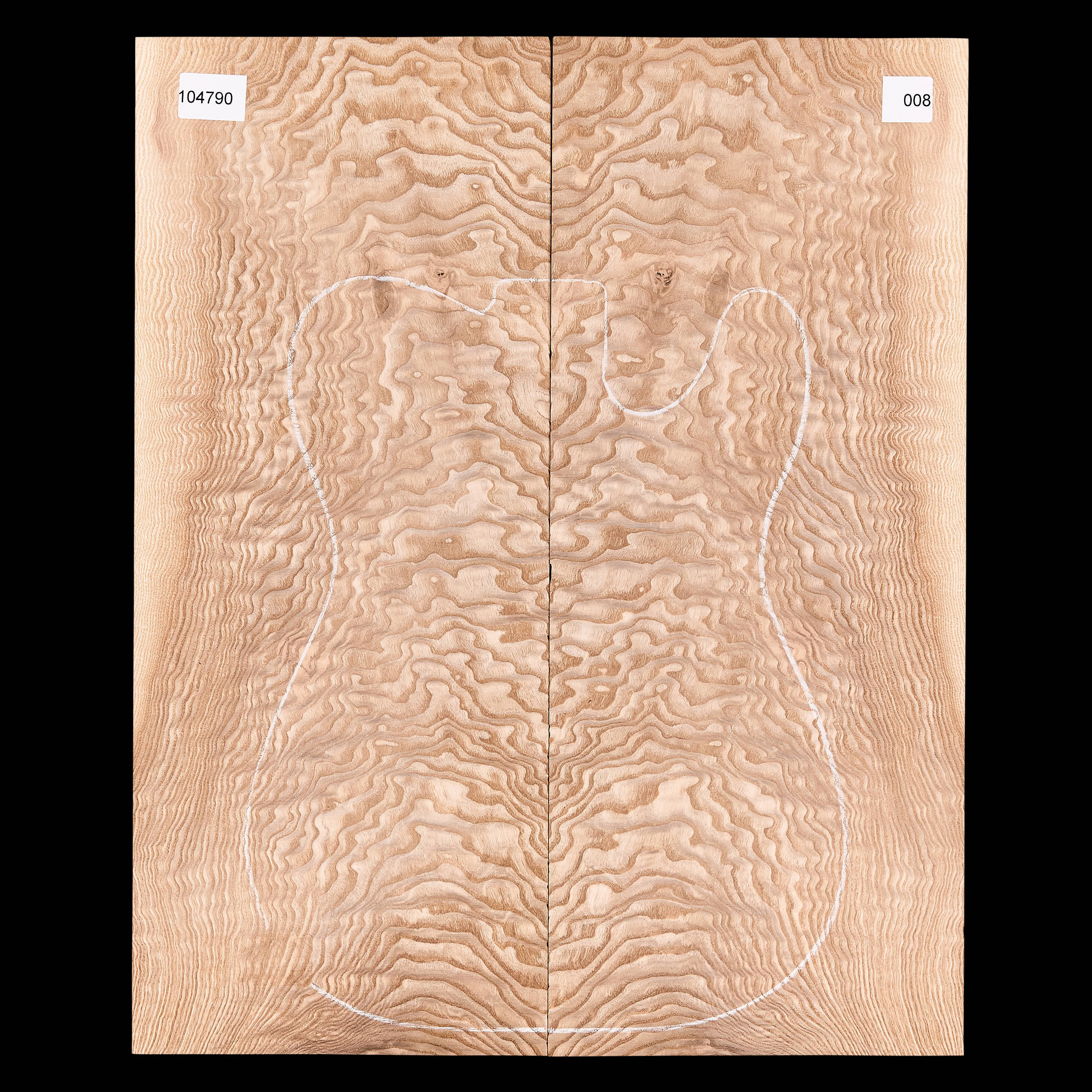 Top mit Tamo-Asche und tiefem Ausschnitt – 008