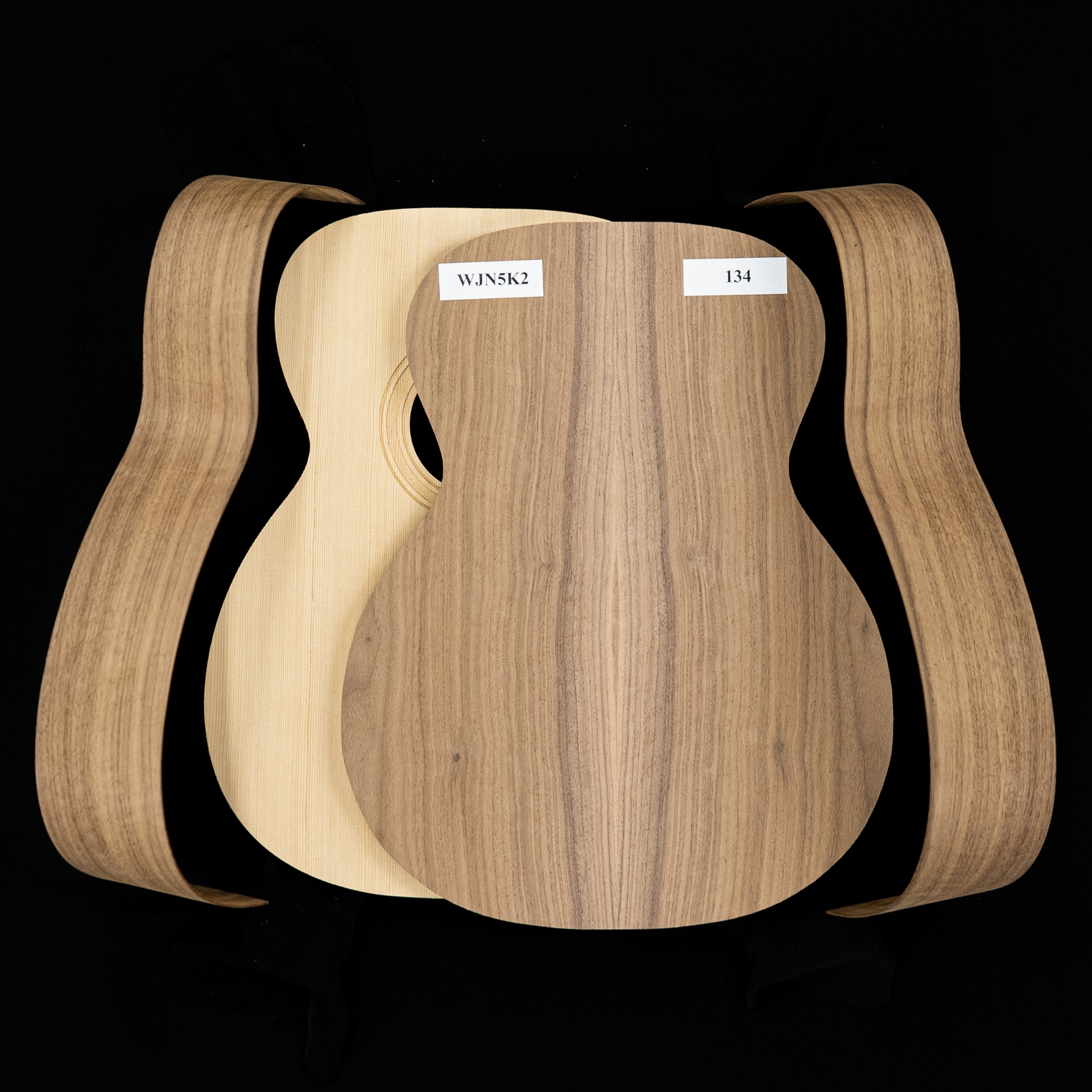 WoodStax Flammen-Walnut OM Gitarren-Bausatz, Hals zum Anschrauben – 134 WoodStax Flammen-Walnut OM Gitarren-Bausatz, Hals zum Anschrauben – 134