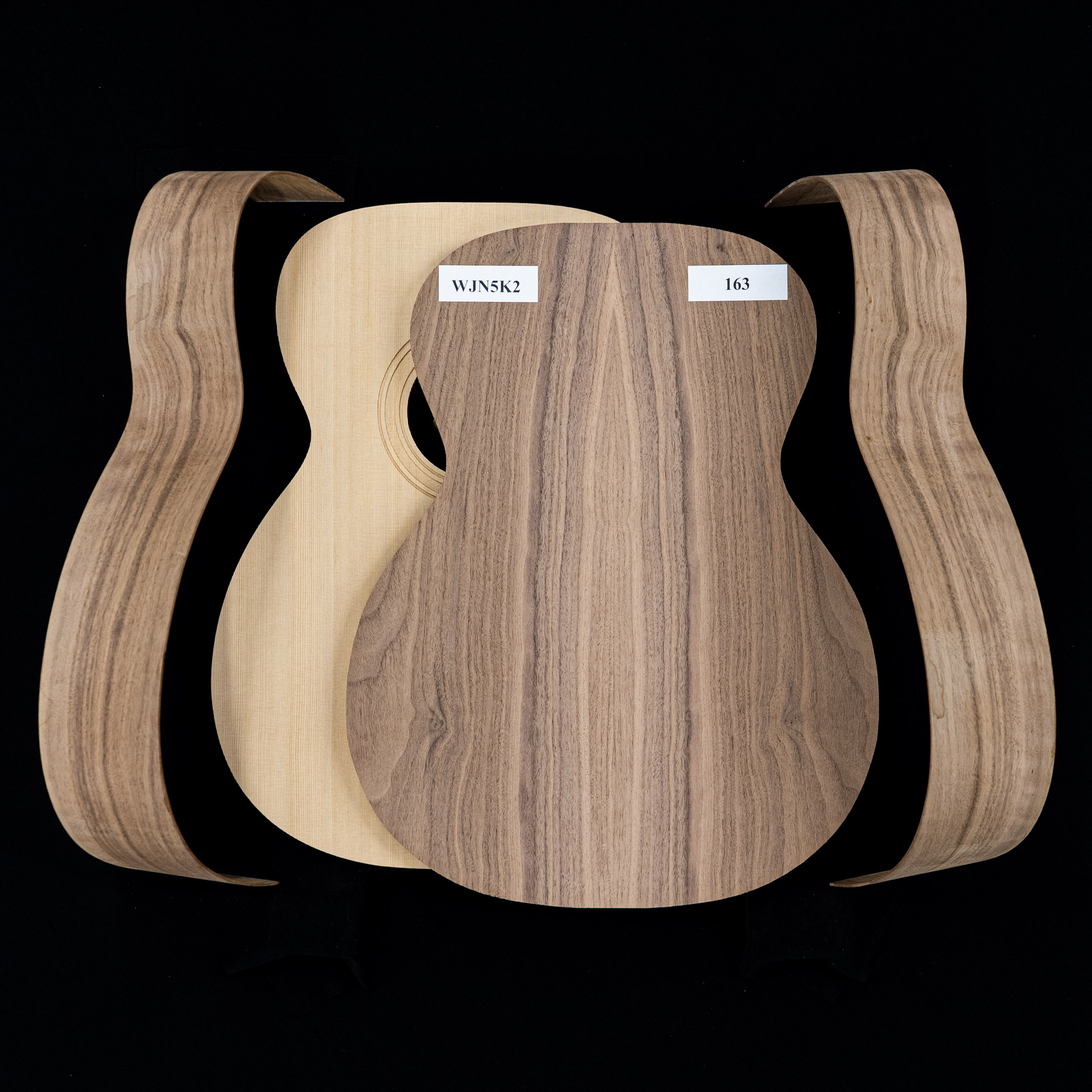 WoodStax Flammen-Walnut OM Gitarren-Bausatz, Hals zum Anschrauben – 163 WoodStax Flammen-Walnut OM Gitarren-Bausatz, Hals zum Anschrauben – 163