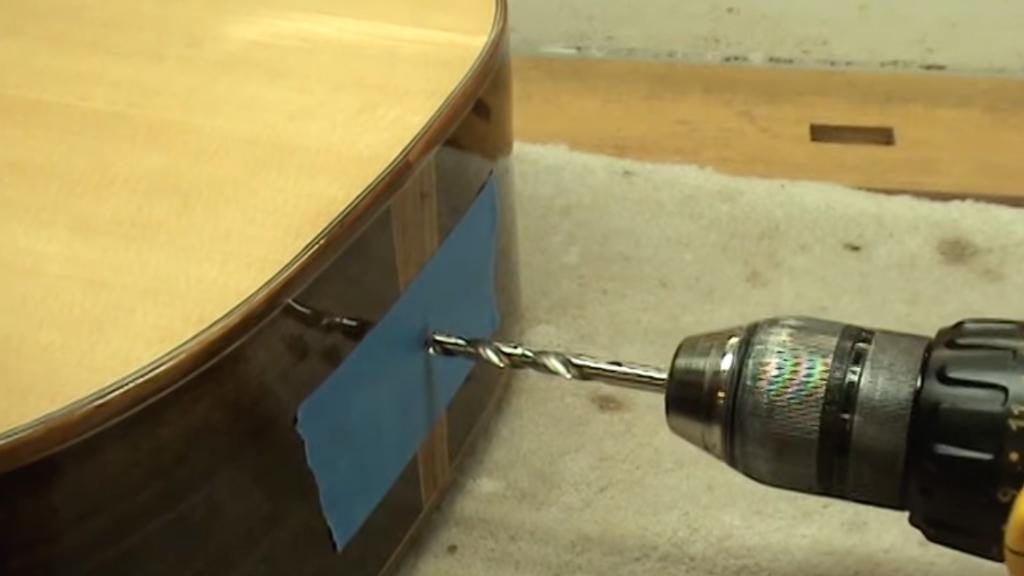 Bohren eines Stiftlochs – Luthier Tips du Jour Mailbag