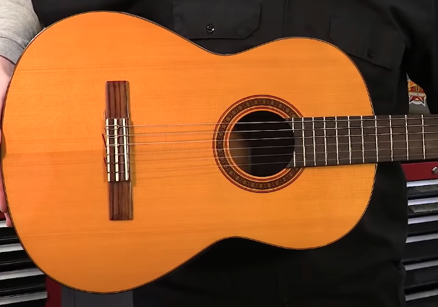 Klassische Gitarrenstränge