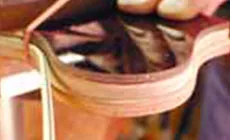 Erwärmen der Binding mit einem Heissluftgebläse