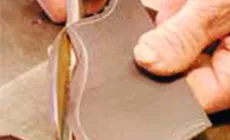 Schneiden des Pickguards