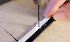 Foto: Markierung der Lochpositionen