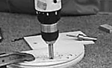 Schneiden Sie die Stopfen aus