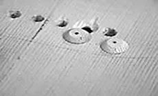 Beide Stecker einkleben