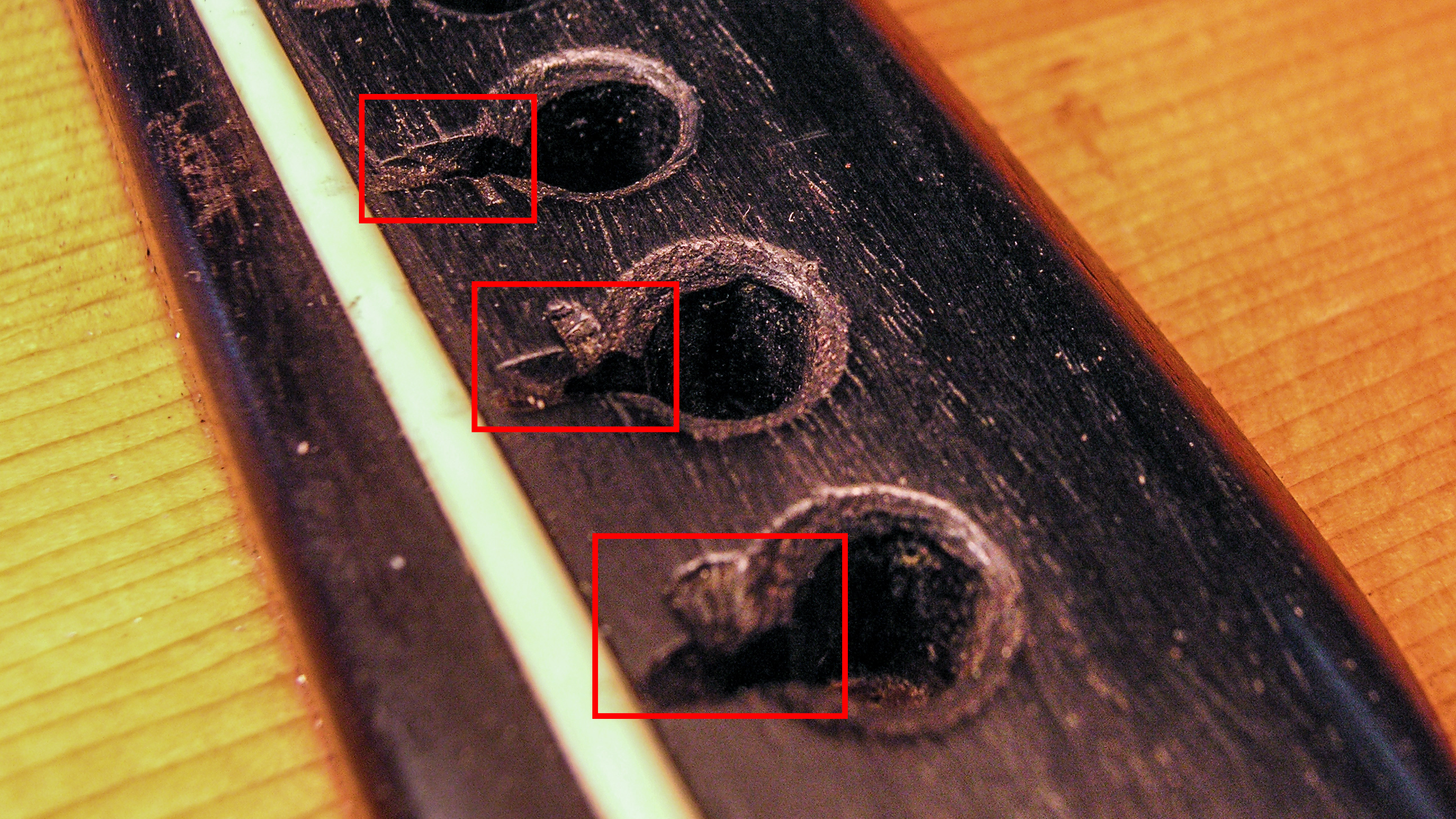 Befestigen einer 1937 Martin Brücke. Der erste Schritt besteht darin, ein Sandwich zu reparieren!