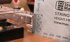 Foto: Messung der Brückenhöhe