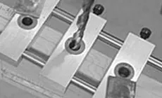 Bohrvorrichtung für Abstimmmaschine