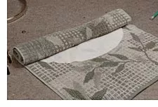 Mit einem Handtuch trocknen