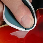 Reparaturen am Gitarren-Finish ausblenden