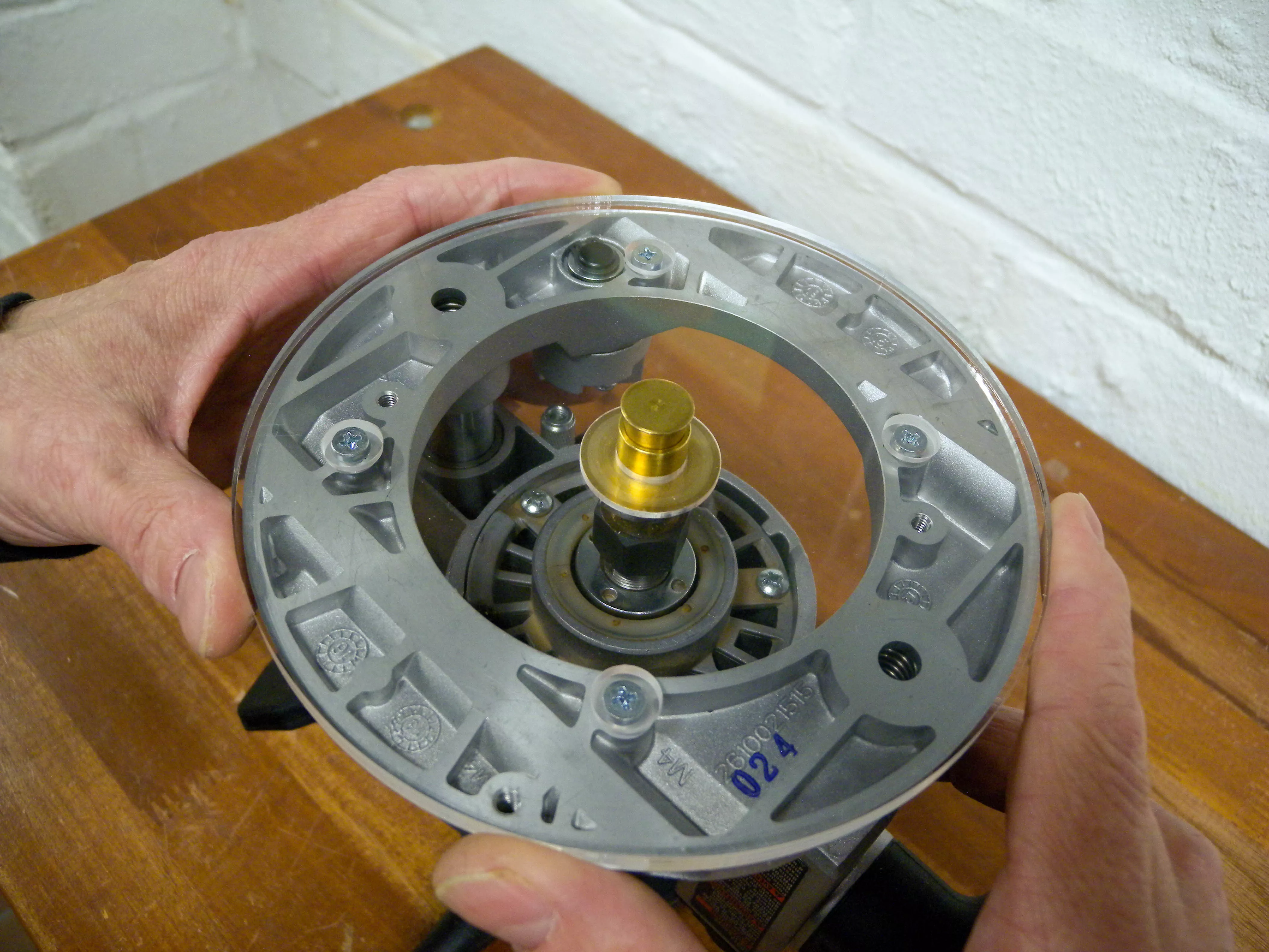 pho0,010 baseplate installed w/centering cone