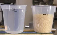 Klebstoff-Mischbecher