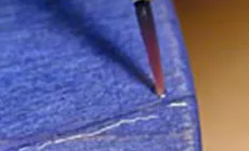 Abtropfen einer kleinen Fissur