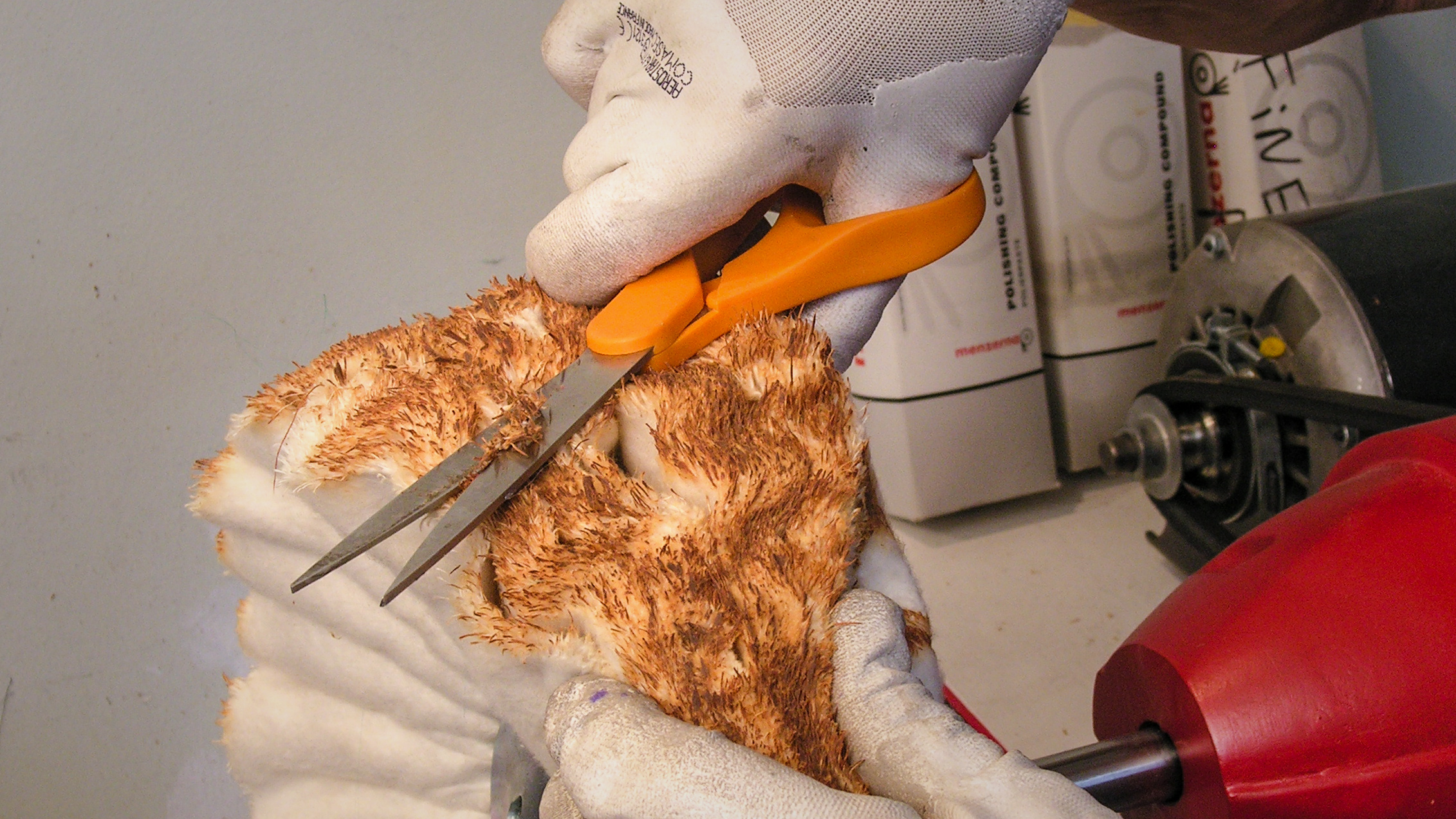 Geben Sie Ihrem Puffer einen Haarschnitt und bewahren Sie ihn an der Wand auf