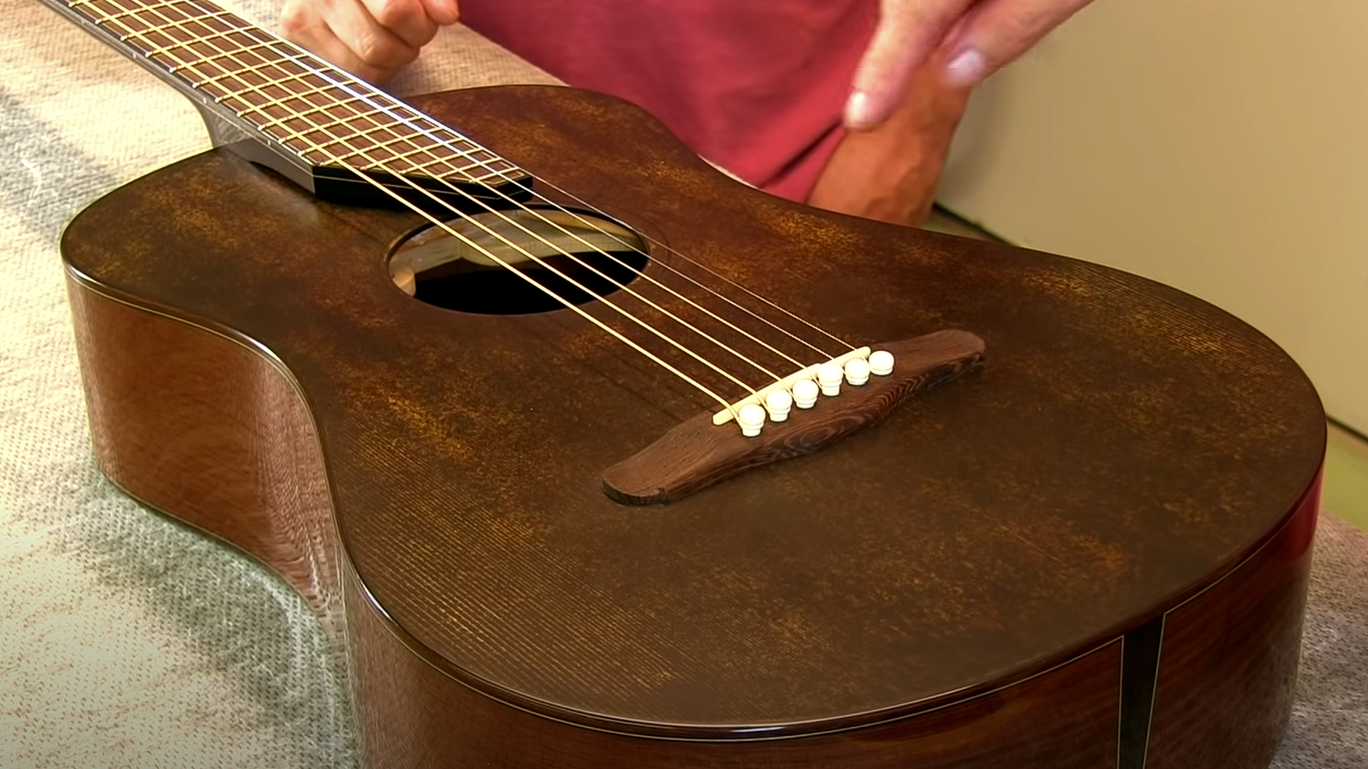 Michi Matsudas schießpulververbrannte Gitarre