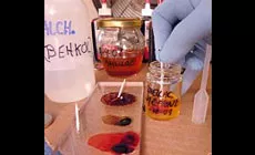 Foto: farbigen Schellack mischen