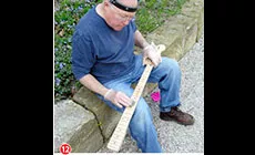 Dan schmirgelt im Freien