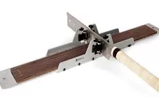 Gehrungskasten mit Schlitz