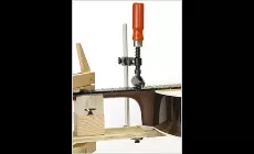 Über den Hals gefreist