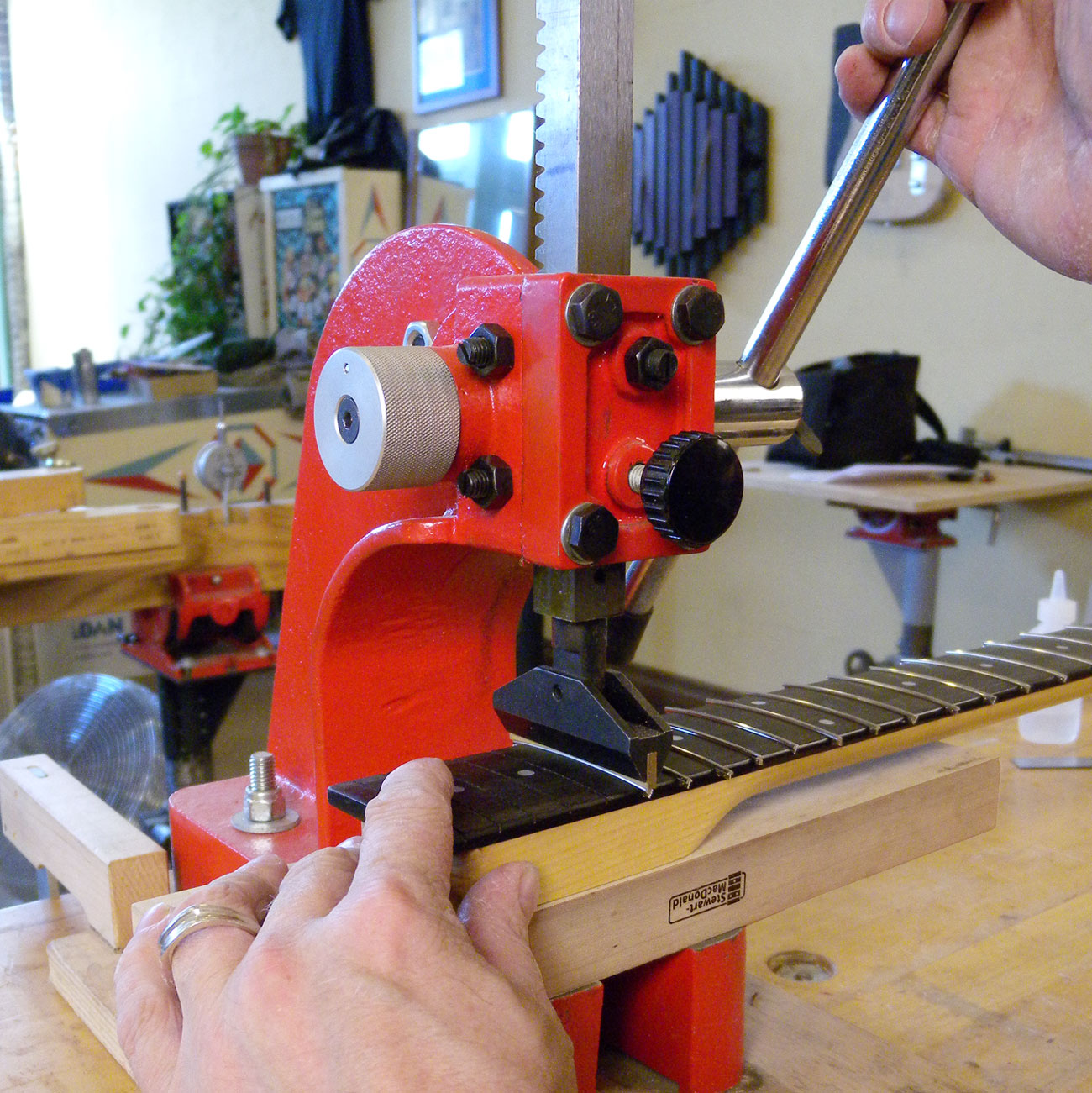 Stewart-MacDonald Reitbogenpresse