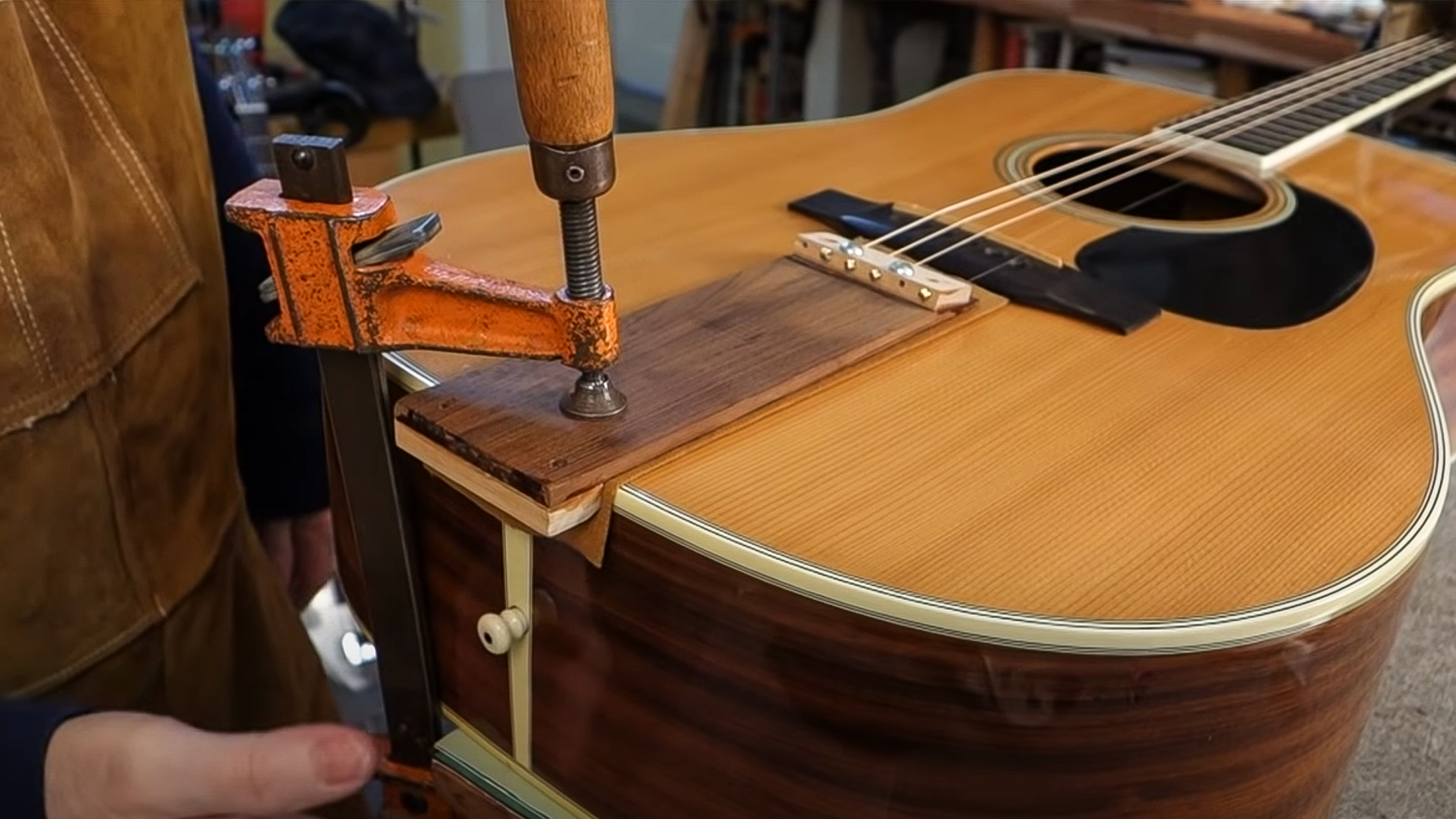 Ist dieser Brückensattel an der richtigen Stelle?