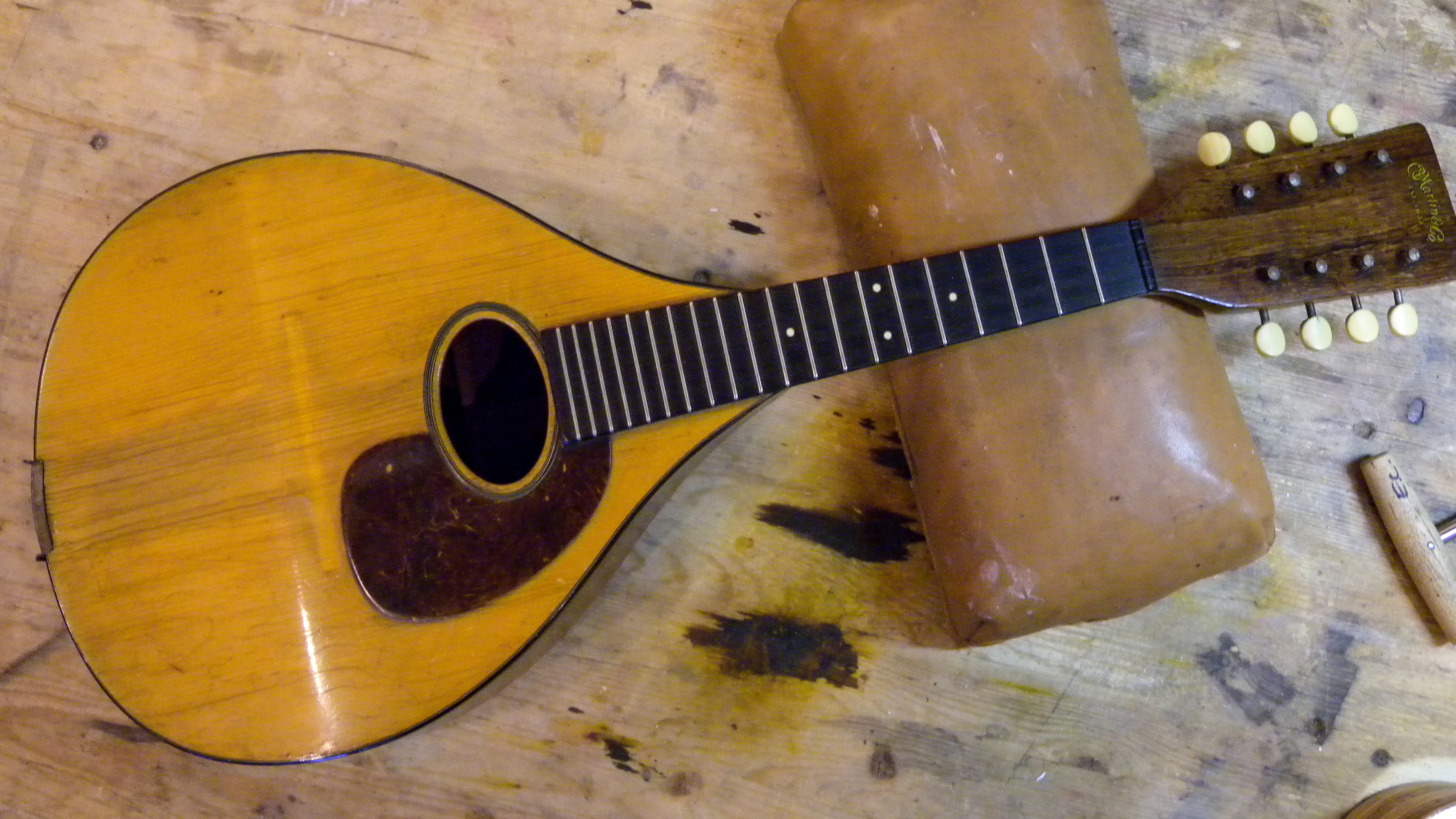 Ungewöhnliche Transplantation: 12-string Gitarren-Tuner retten Mandoline